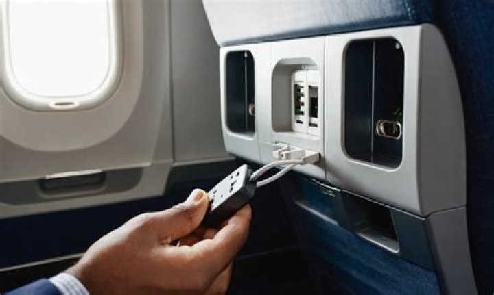 Are there charging outlets on JetBlue?