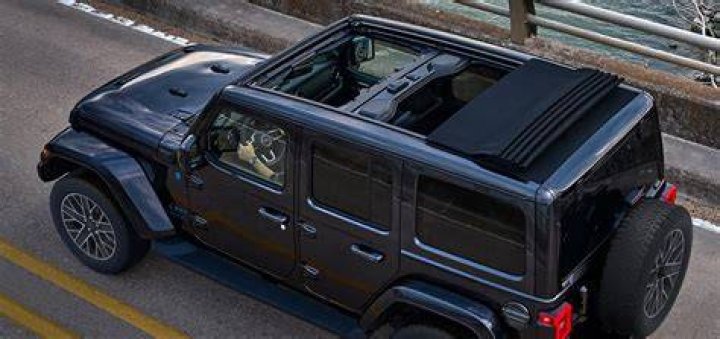 Can 2 people remove a jeep hardtop?