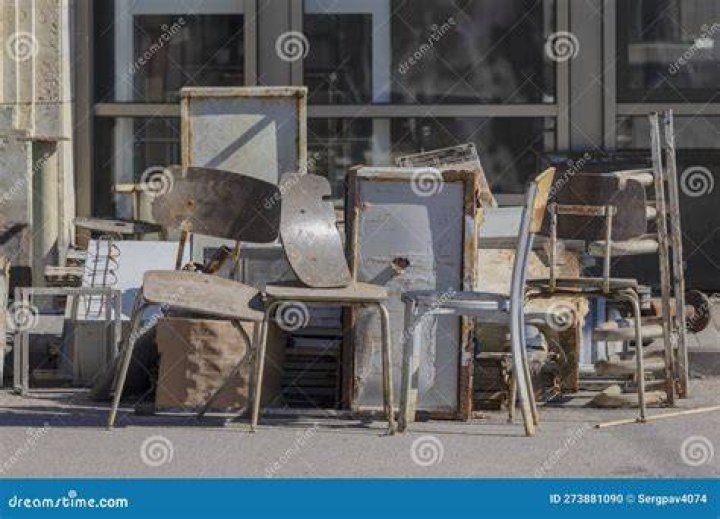 Can broken chairs be recycled?