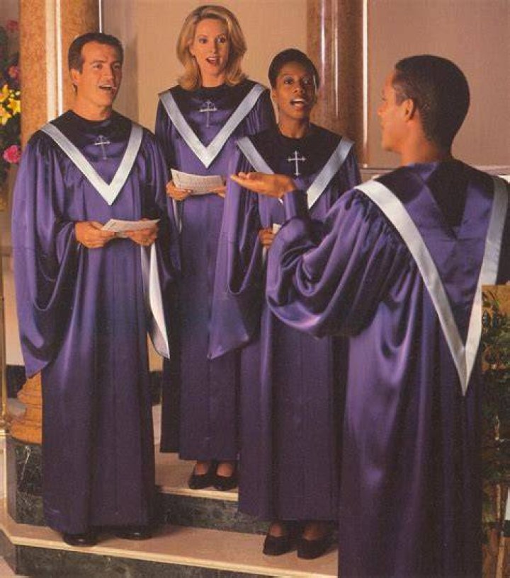 Can church choirs wear robes?