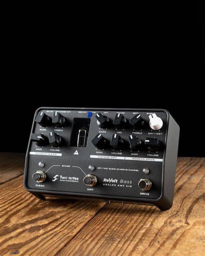 Can you add amps to Helix?