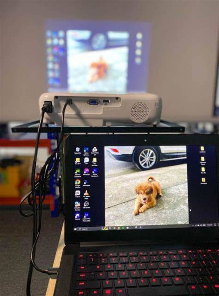 Can you connect a projector via USB?