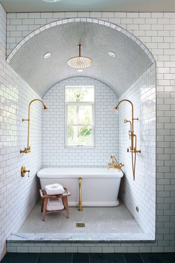 Can you have a steam shower with a bathtub?