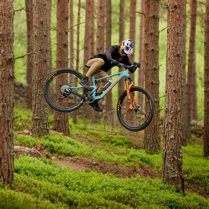 Can you put slick tires on a mountain bike?