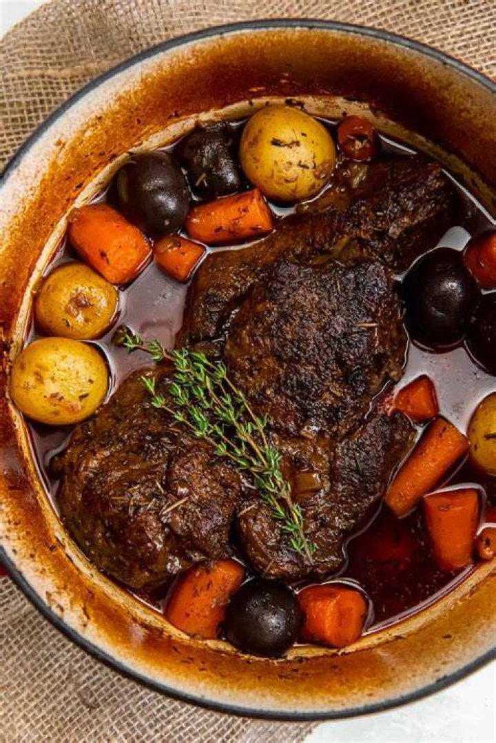 Can you roast meat in a Dutch oven?