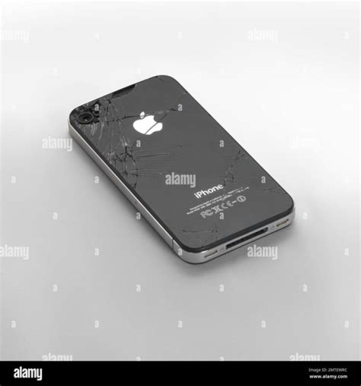 Did iPhone 4 have back glass?