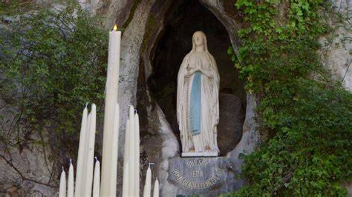 Do you have to be Catholic to go to Salve Regina?