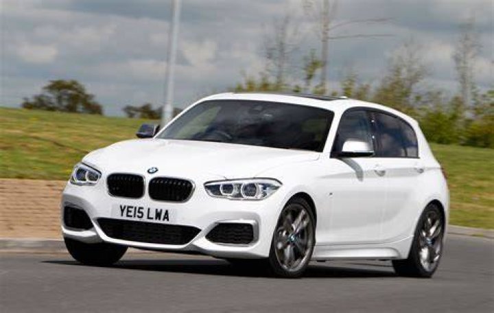 Does the BMW 1 Series have sat nav?