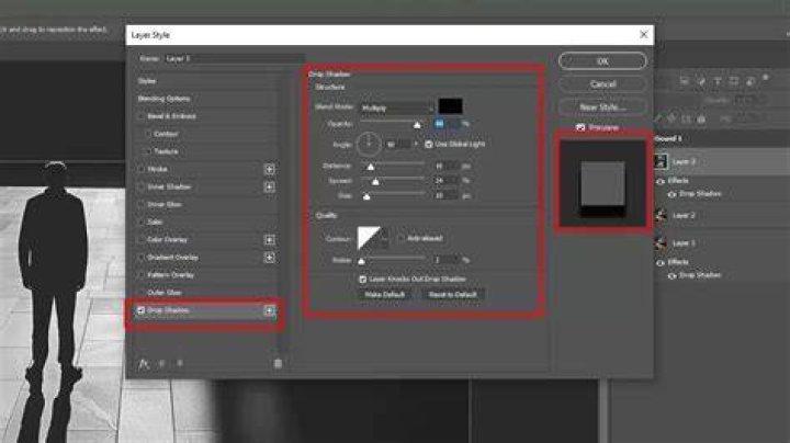 How do I resize an object in a layer in Photoshop?