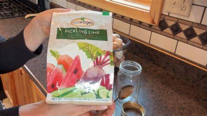 How do you use pickling lime powder?