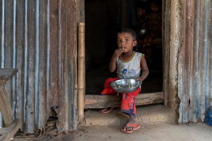 How does poverty affect Panama?