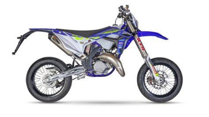 How fast does a 125cc Supermoto go?