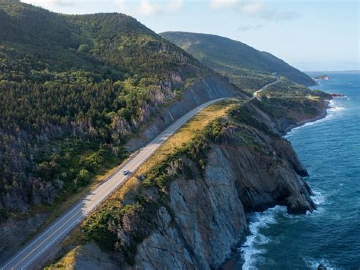 How long does it take to drive the Cabot Trail without stopping?