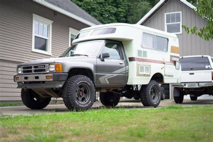 How long is a Chinook RV?