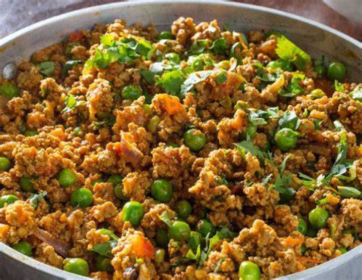 How many calories are in Keema peas?