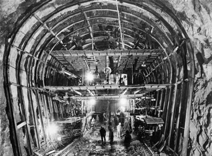 How many people died in the Mont Blanc Tunnel?