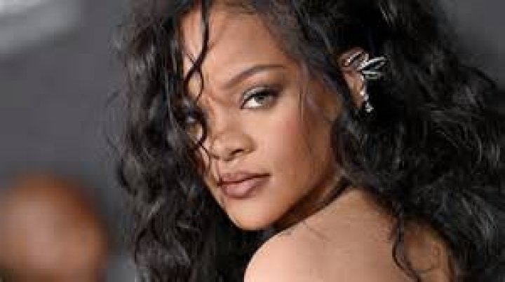 How old was Rihanna when she did Pon de Replay?