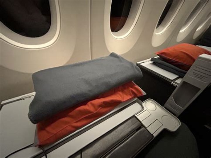 Is blanket given in train?