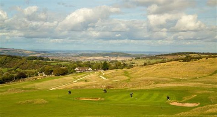 Is Cleeve Hill golf club closing?
