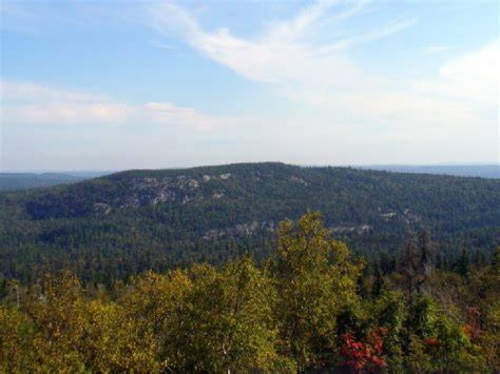 Is Foymount the highest point in Ontario?