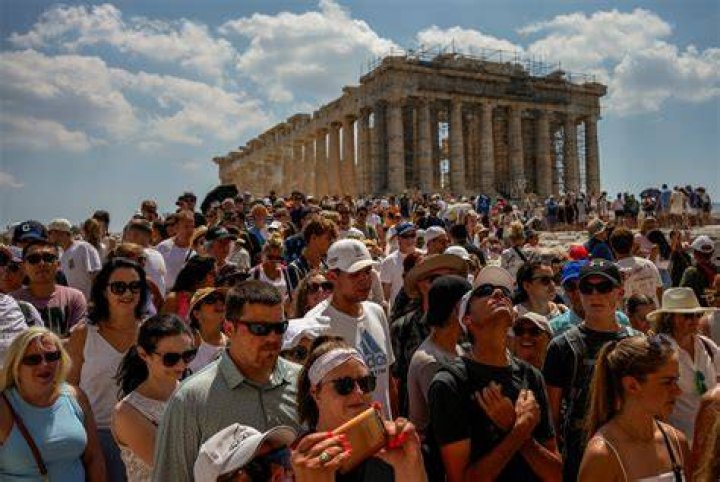 Is Greece close to Rome?