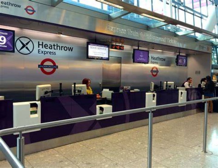 Is it cheaper to buy Heathrow Express tickets online?