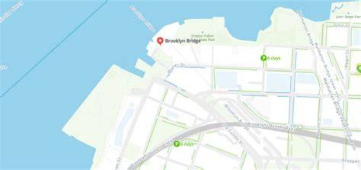 Is there free parking near Brooklyn Bridge?