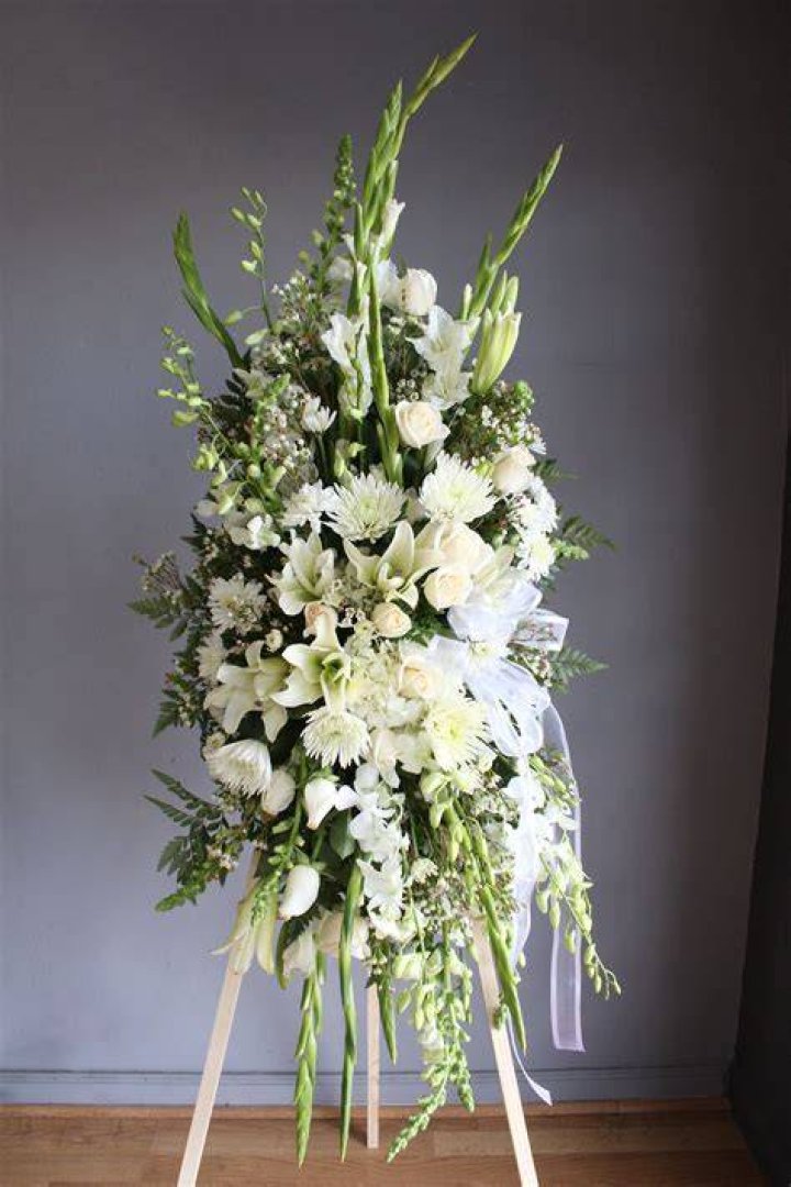 What are flowers for funeral called?