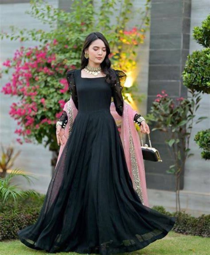What are the latest and stylish frock design for women?