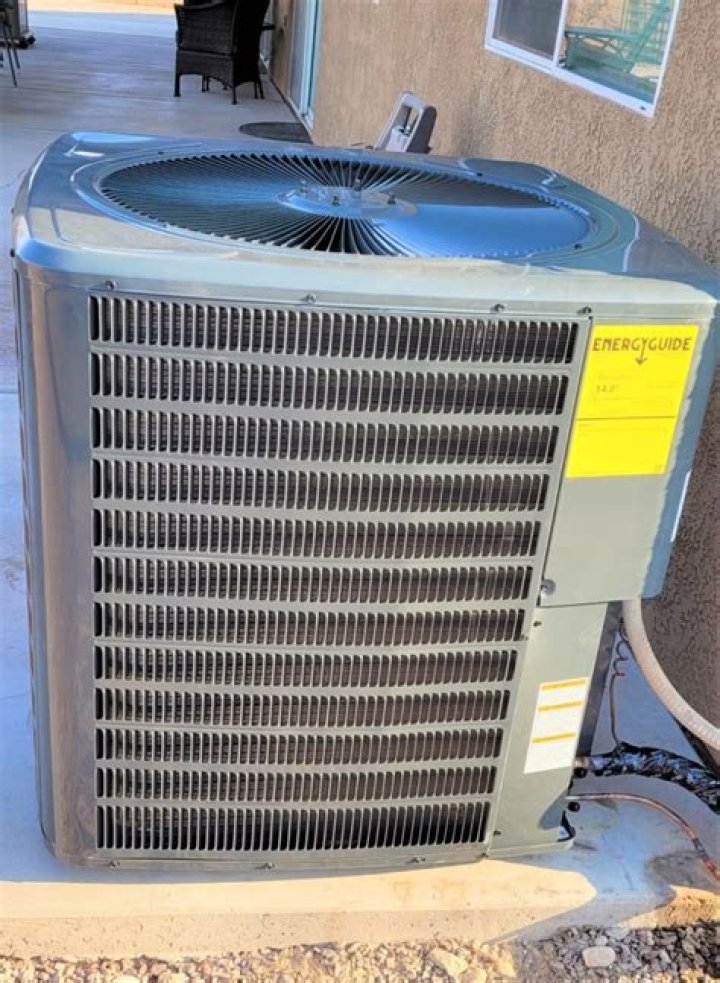 What can cause a radiator fan not to spin?