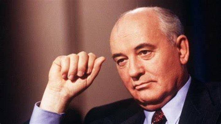 What changes did Gorbachev make to the economy?