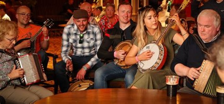 What does a sean-nos is Na Bris Nos mean?