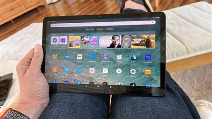 What does orange light on Kindle Fire mean?