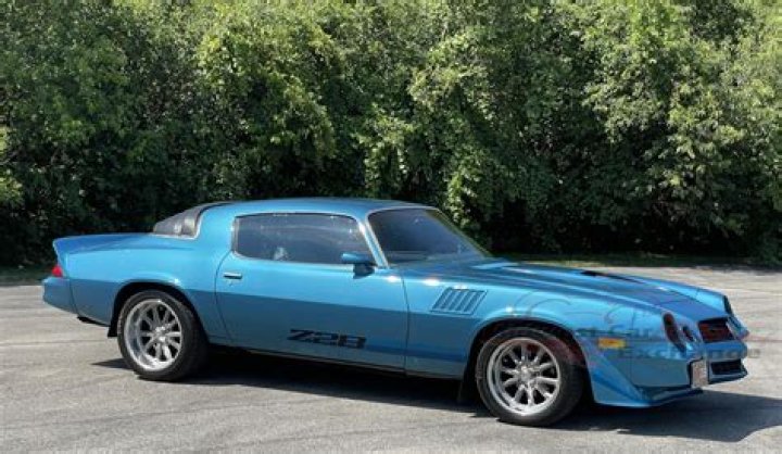 What engine does a 1979 Camaro Berlinetta have?