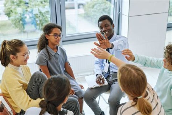 What is an example of group therapy?