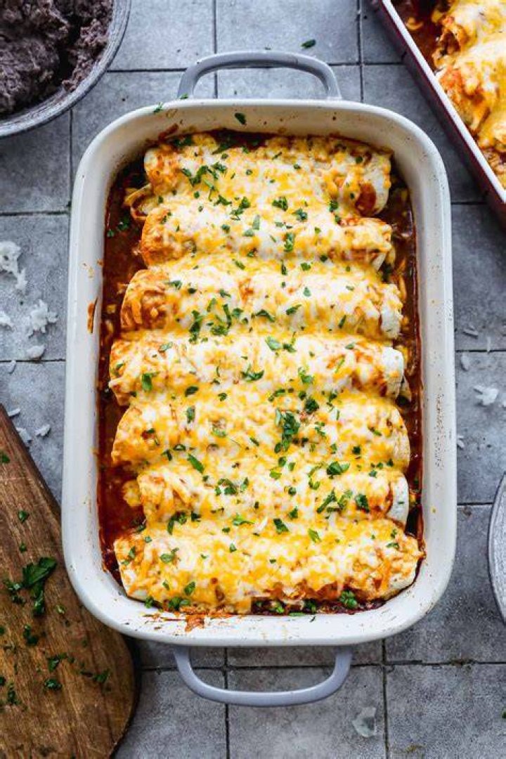 What is the best way to cook chicken for enchiladas?