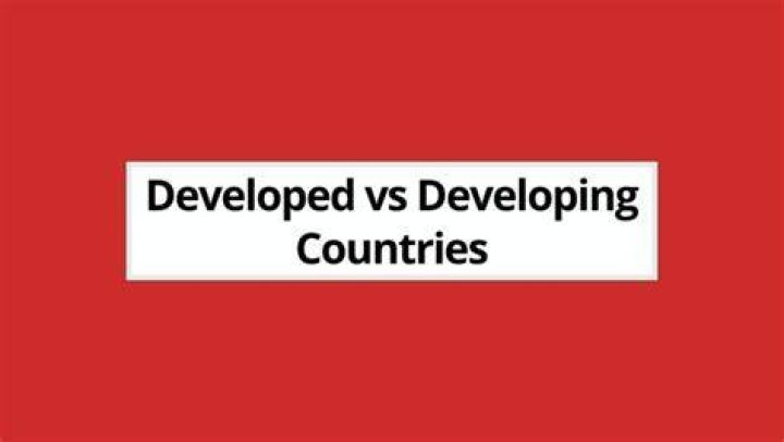 What is the difference between developed and developing countries quizlet?