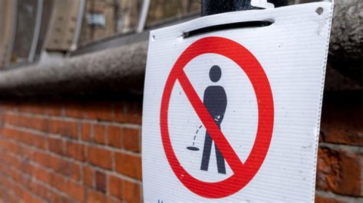 What is the fine for jumping a red light UK?