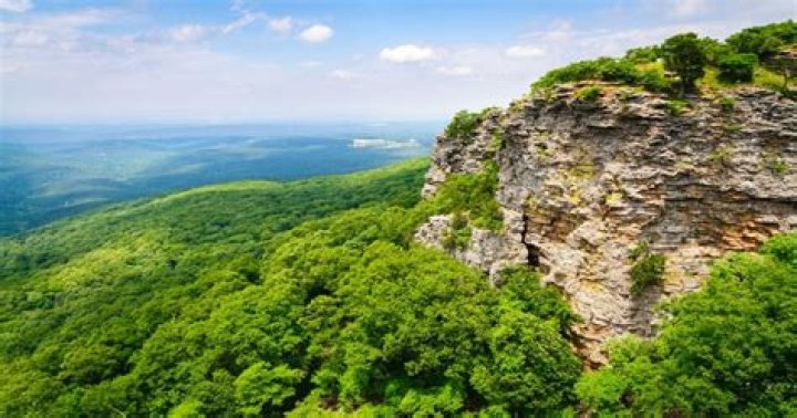 What is the largest state park in Arkansas?
