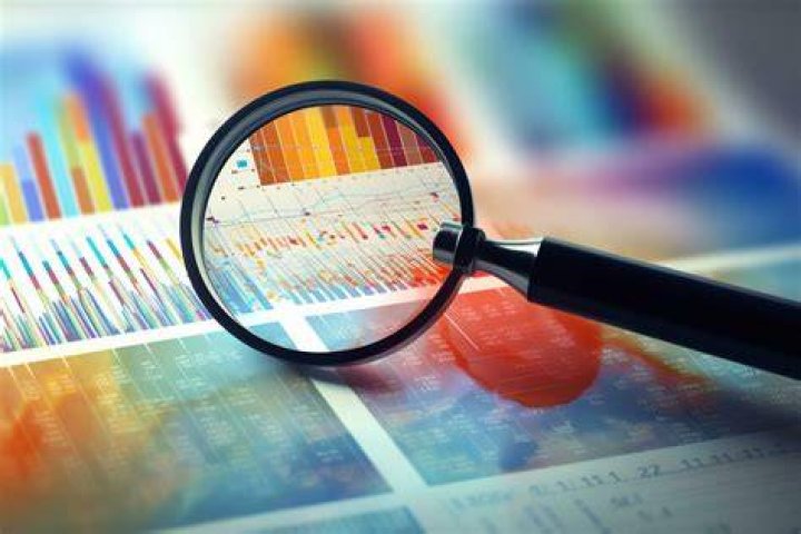 What is the purpose of a magnifying glass?
