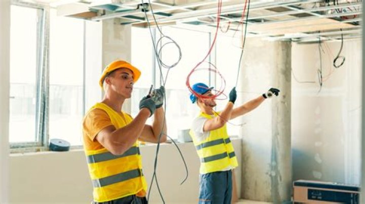 What qualifications do I need to be a family support worker?