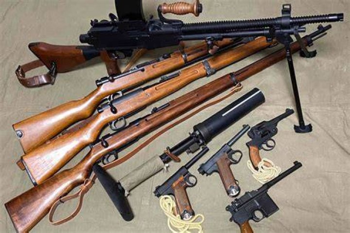 What small arms were used in WW2?