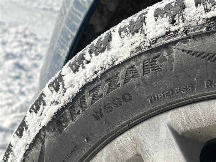 What tires are comparable to blizzak?