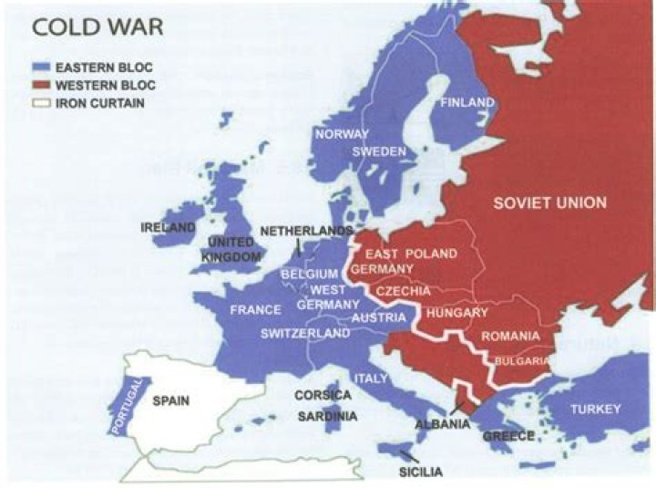 What types of governments were at competition during the Cold War?