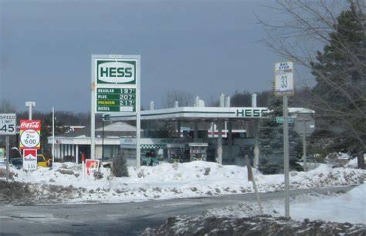 When did Hess gas stations close?