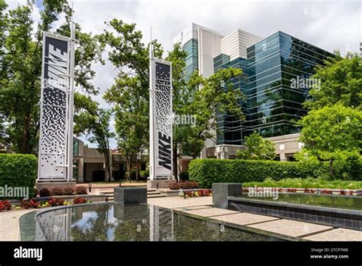 Where is the headquarters for KPMG?