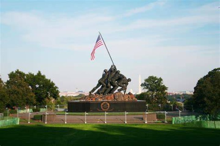 Where is the original Iwo Jima statue?