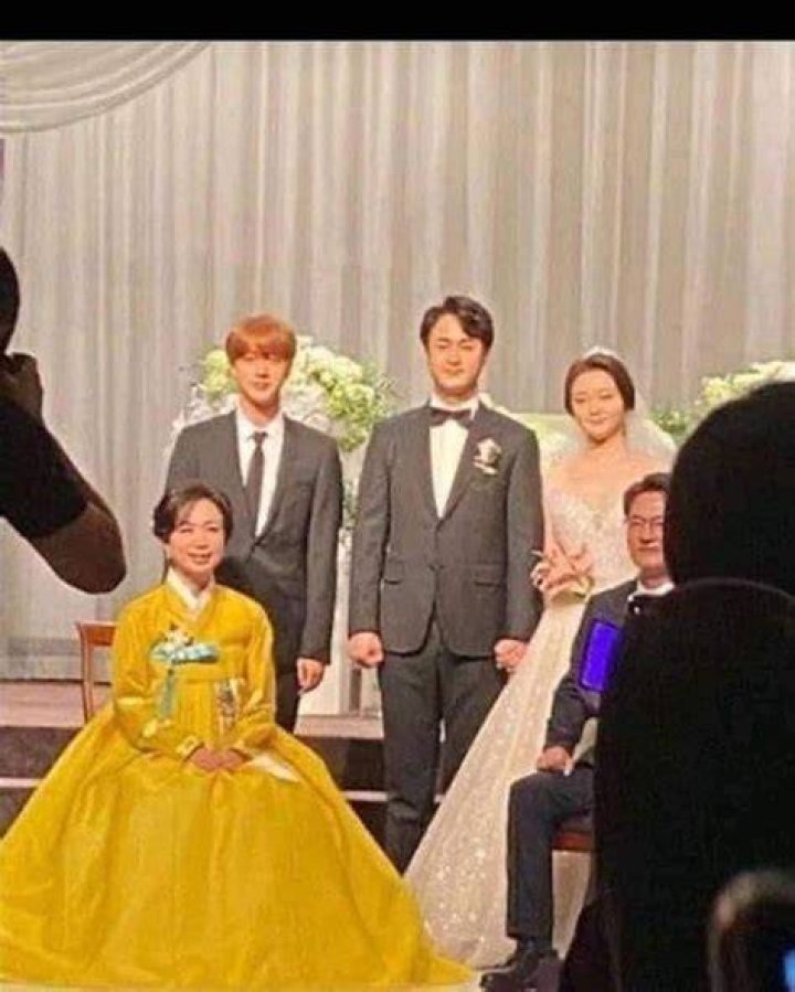Who is Jee Seok Jin wife?