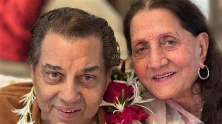 Who is wife of Om Prakash?